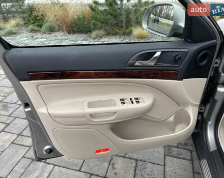 Бежевый Шкода Октавия, объемом двигателя 1.8 л и пробегом 159 тыс. км за 7499 $, фото 19 на Automoto.ua