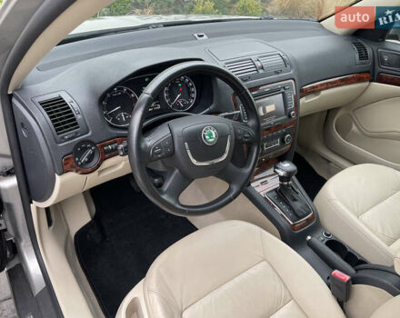 Бежевый Шкода Октавия, объемом двигателя 1.8 л и пробегом 159 тыс. км за 7499 $, фото 18 на Automoto.ua