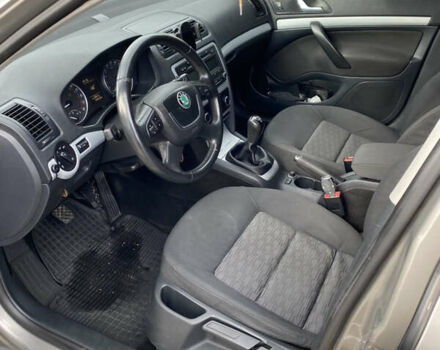 Бежевий Шкода Октавія, об'ємом двигуна 1.6 л та пробігом 237 тис. км за 7300 $, фото 8 на Automoto.ua