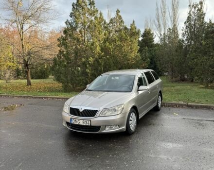 Бежевий Шкода Октавія, об'ємом двигуна 2 л та пробігом 250 тис. км за 3650 $, фото 1 на Automoto.ua