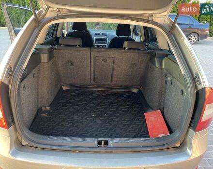 Бежевий Шкода Октавія, об'ємом двигуна 1.6 л та пробігом 120 тис. км за 8200 $, фото 7 на Automoto.ua