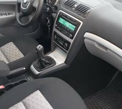 Бежевый Шкода Октавия, объемом двигателя 1.39 л и пробегом 213 тыс. км за 8000 $, фото 7 на Automoto.ua