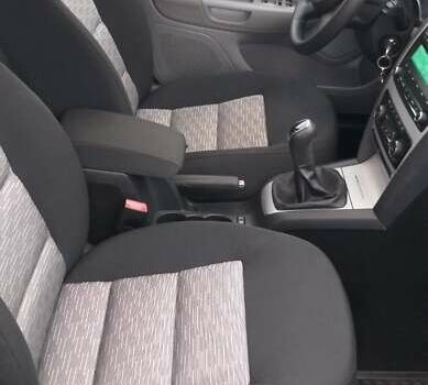 Бежевый Шкода Октавия, объемом двигателя 1.39 л и пробегом 213 тыс. км за 8000 $, фото 55 на Automoto.ua