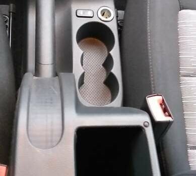 Бежевый Шкода Октавия, объемом двигателя 1.39 л и пробегом 213 тыс. км за 8000 $, фото 73 на Automoto.ua