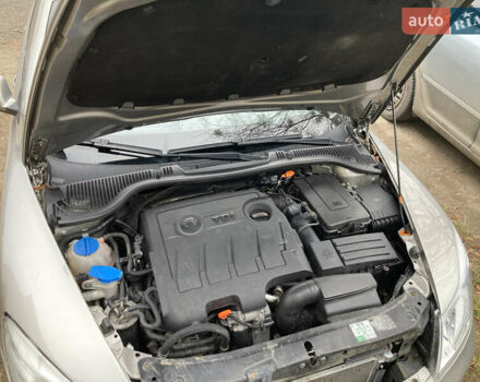 Бежевый Шкода Октавия, объемом двигателя 1.6 л и пробегом 279 тыс. км за 8100 $, фото 4 на Automoto.ua