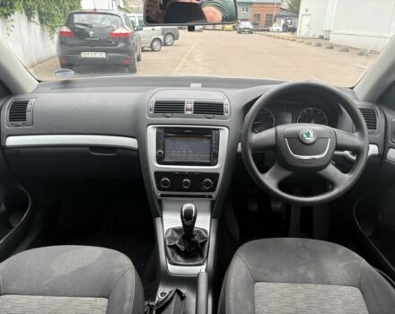 Бежевый Шкода Октавия, объемом двигателя 1.6 л и пробегом 133 тыс. км за 3600 $, фото 8 на Automoto.ua