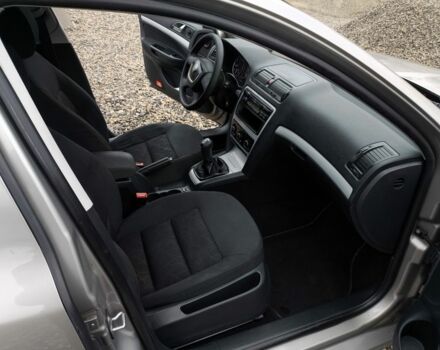 Бежевый Шкода Октавия, объемом двигателя 1.6 л и пробегом 218 тыс. км за 7300 $, фото 8 на Automoto.ua