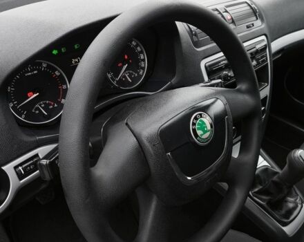 Бежевый Шкода Октавия, объемом двигателя 1.6 л и пробегом 218 тыс. км за 7300 $, фото 11 на Automoto.ua