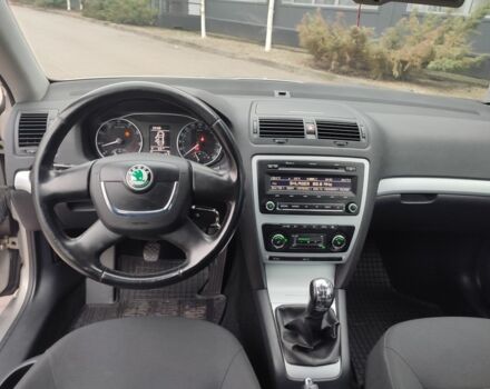 Бежевый Шкода Октавия, объемом двигателя 1 л и пробегом 136 тыс. км за 7600 $, фото 4 на Automoto.ua