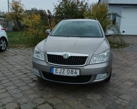 Бежевый Шкода Октавия, объемом двигателя 1.6 л и пробегом 270 тыс. км за 4000 $, фото 1 на Automoto.ua