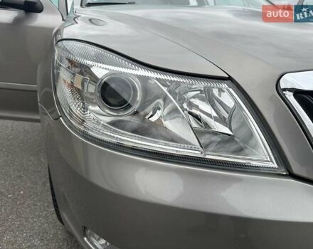 Бежевий Шкода Октавія, об'ємом двигуна 1.8 л та пробігом 239 тис. км за 8150 $, фото 30 на Automoto.ua