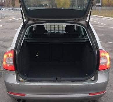 Бежевый Шкода Октавия, объемом двигателя 1.39 л и пробегом 213 тыс. км за 8000 $, фото 2 на Automoto.ua