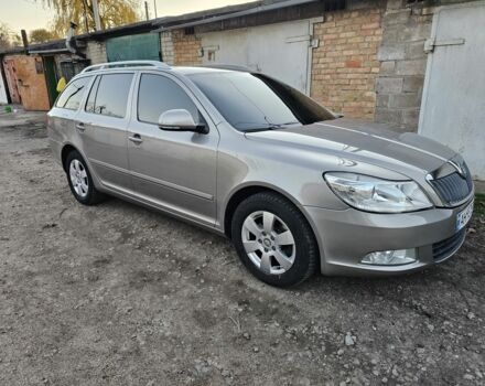 Бежевий Шкода Октавія, об'ємом двигуна 1.2 л та пробігом 272 тис. км за 6500 $, фото 1 на Automoto.ua