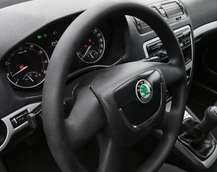 Бежевый Шкода Октавия, объемом двигателя 1.6 л и пробегом 218 тыс. км за 7300 $, фото 6 на Automoto.ua