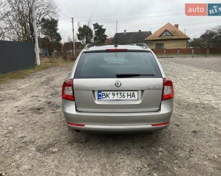 Бежевый Шкода Октавия, объемом двигателя 1.6 л и пробегом 279 тыс. км за 8100 $, фото 2 на Automoto.ua