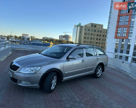 Шкода Октавия 2012 в Киеве на Automoto.ua Бежевый Шкода Октавия, объемом двигателя 1.6 л и пробегом 338 тыс. км за 5800 $, фото 2 на Automoto.ua