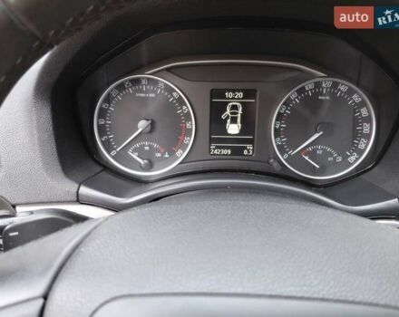 Бежевый Шкода Октавия, объемом двигателя 1.97 л и пробегом 242 тыс. км за 10800 $, фото 3 на Automoto.ua