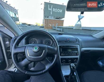 Шкода Октавия 2012 в Киеве на Automoto.ua Бежевый Шкода Октавия, объемом двигателя 1.6 л и пробегом 338 тыс. км за 5800 $, фото 18 на Automoto.ua