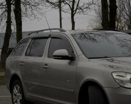 Бежевый Шкода Октавия, объемом двигателя 1.6 л и пробегом 286 тыс. км за 7500 $, фото 1 на Automoto.ua