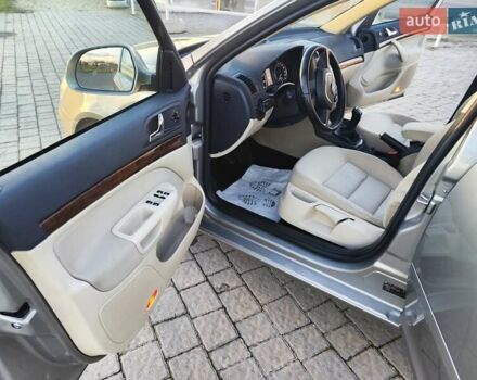 Бежевый Шкода Октавия, объемом двигателя 1.8 л и пробегом 190 тыс. км за 7555 $, фото 34 на Automoto.ua