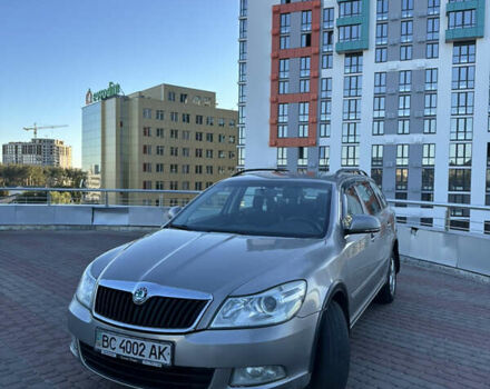 Шкода Октавия 2012 в Киеве на Automoto.ua Бежевый Шкода Октавия, объемом двигателя 1.6 л и пробегом 338 тыс. км за 5800 $, фото 1 на Automoto.ua