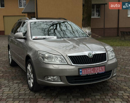 Бежевый Шкода Октавия, объемом двигателя 2 л и пробегом 278 тыс. км за 9400 $, фото 1 на Automoto.ua