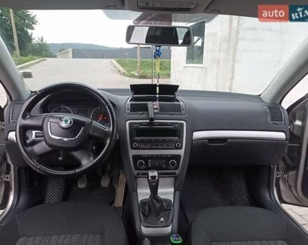 Бежевый Шкода Октавия, объемом двигателя 1.8 л и пробегом 197 тыс. км за 9400 $, фото 5 на Automoto.ua