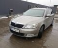 Бежевый Шкода Октавия, объемом двигателя 2 л и пробегом 295 тыс. км за 7300 $, фото 4 на Automoto.ua