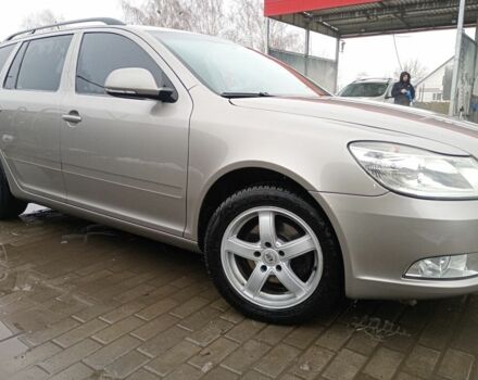 Бежевый Шкода Октавия, объемом двигателя 2 л и пробегом 295 тыс. км за 7300 $, фото 2 на Automoto.ua