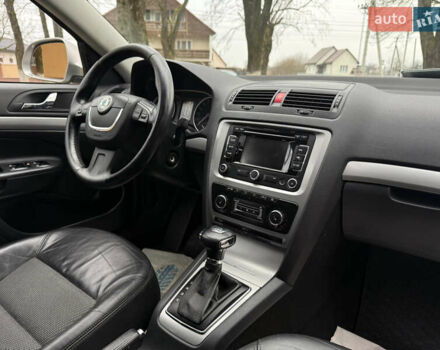 Бежевый Шкода Октавия, объемом двигателя 2 л и пробегом 278 тыс. км за 9400 $, фото 25 на Automoto.ua