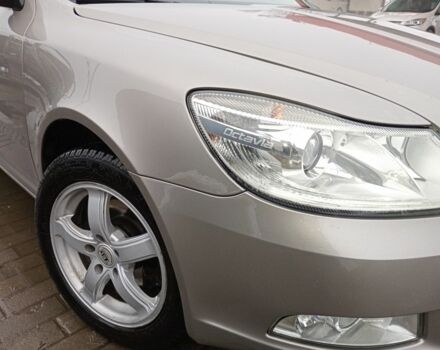 Бежевый Шкода Октавия, объемом двигателя 2 л и пробегом 295 тыс. км за 7300 $, фото 1 на Automoto.ua