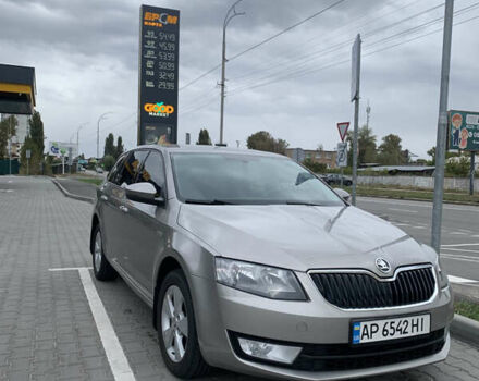 Бежевый Шкода Октавия, объемом двигателя 1.8 л и пробегом 210 тыс. км за 9500 $, фото 2 на Automoto.ua
