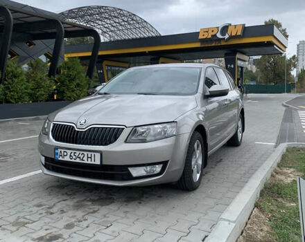 Бежевый Шкода Октавия, объемом двигателя 1.8 л и пробегом 210 тыс. км за 9500 $, фото 1 на Automoto.ua