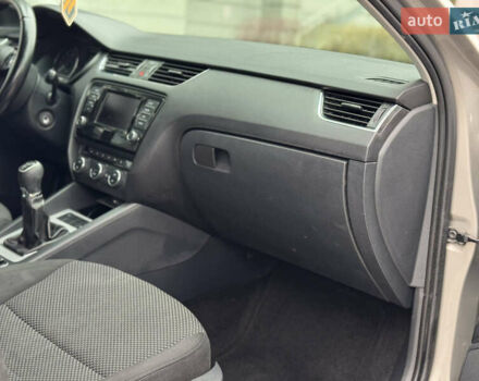 Бежевый Шкода Октавия, объемом двигателя 1.97 л и пробегом 335 тыс. км за 10900 $, фото 34 на Automoto.ua