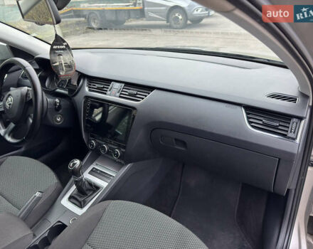 Бежевый Шкода Октавия, объемом двигателя 1.6 л и пробегом 160 тыс. км за 13500 $, фото 24 на Automoto.ua