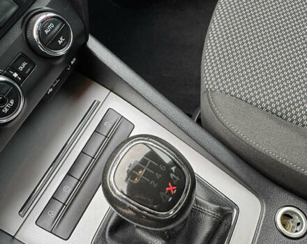 Бежевый Шкода Октавия, объемом двигателя 1.6 л и пробегом 160 тыс. км за 13500 $, фото 36 на Automoto.ua