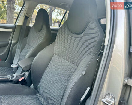 Шкода Октавия 2015 в Ровно на Automoto.ua Бежевый Шкода Октавия, объемом двигателя 2.01 л и пробегом 270 тыс. км за 10999 $, фото 20 на Automoto.ua
