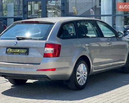 Бежевый Шкода Октавия, объемом двигателя 2 л и пробегом 215 тыс. км за 11200 $, фото 5 на Automoto.ua