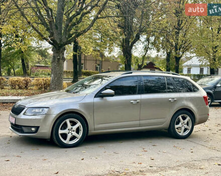 Шкода Октавия 2015 в Ровно на Automoto.ua Бежевый Шкода Октавия, объемом двигателя 2.01 л и пробегом 270 тыс. км за 10999 $, фото 6 на Automoto.ua