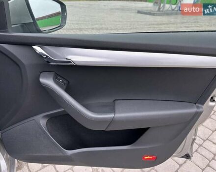 Бежевый Шкода Октавия, объемом двигателя 2 л и пробегом 218 тыс. км за 11550 $, фото 19 на Automoto.ua