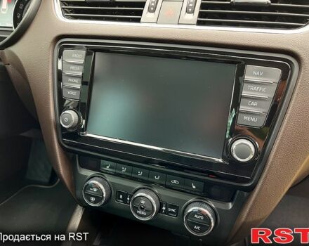 Бежевий Шкода Октавія, об'ємом двигуна 2 л та пробігом 254 тис. км за 16200 $, фото 7 на Automoto.ua