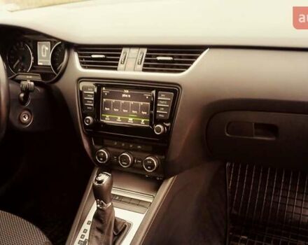 Бежевий Шкода Октавія, об'ємом двигуна 1.98 л та пробігом 255 тис. км за 13800 $, фото 1 на Automoto.ua