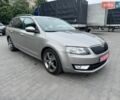 Бежевий Шкода Октавія, об'ємом двигуна 1.6 л та пробігом 242 тис. км за 12800 $, фото 1 на Automoto.ua
