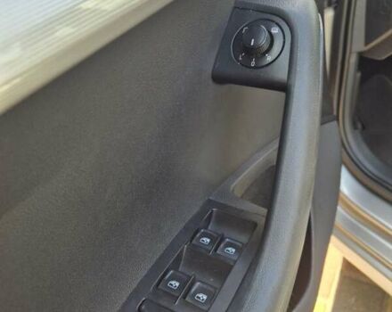 Бежевый Шкода Октавия, объемом двигателя 1.6 л и пробегом 362 тыс. км за 12500 $, фото 3 на Automoto.ua