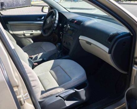 Бежевый Шкода Октавия, объемом двигателя 1.6 л и пробегом 315 тыс. км за 5000 $, фото 10 на Automoto.ua