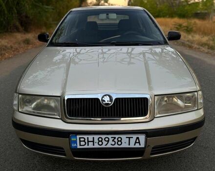 Бежевый Шкода Октавия, объемом двигателя 1.6 л и пробегом 303 тыс. км за 3200 $, фото 1 на Automoto.ua