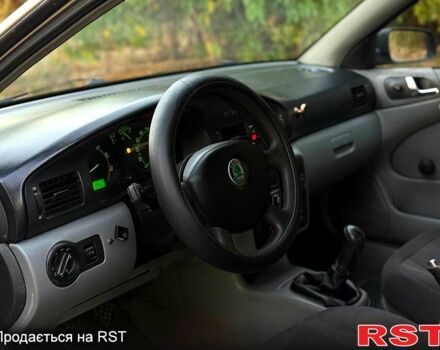 Бежевый Шкода Октавия, объемом двигателя 1.6 л и пробегом 303 тыс. км за 3200 $, фото 6 на Automoto.ua