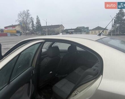 Бежевый Шкода Октавия, объемом двигателя 1.6 л и пробегом 300 тыс. км за 4000 $, фото 4 на Automoto.ua