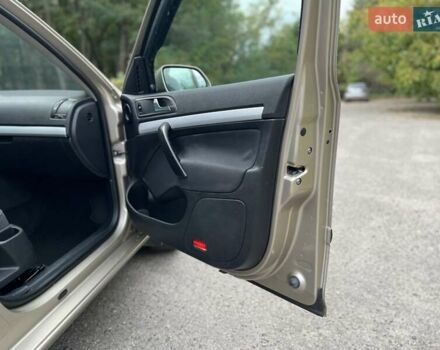 Бежевый Шкода Октавия, объемом двигателя 1.6 л и пробегом 155 тыс. км за 5750 $, фото 22 на Automoto.ua