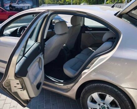 Бежевый Шкода Октавия, объемом двигателя 1.6 л и пробегом 315 тыс. км за 5000 $, фото 13 на Automoto.ua